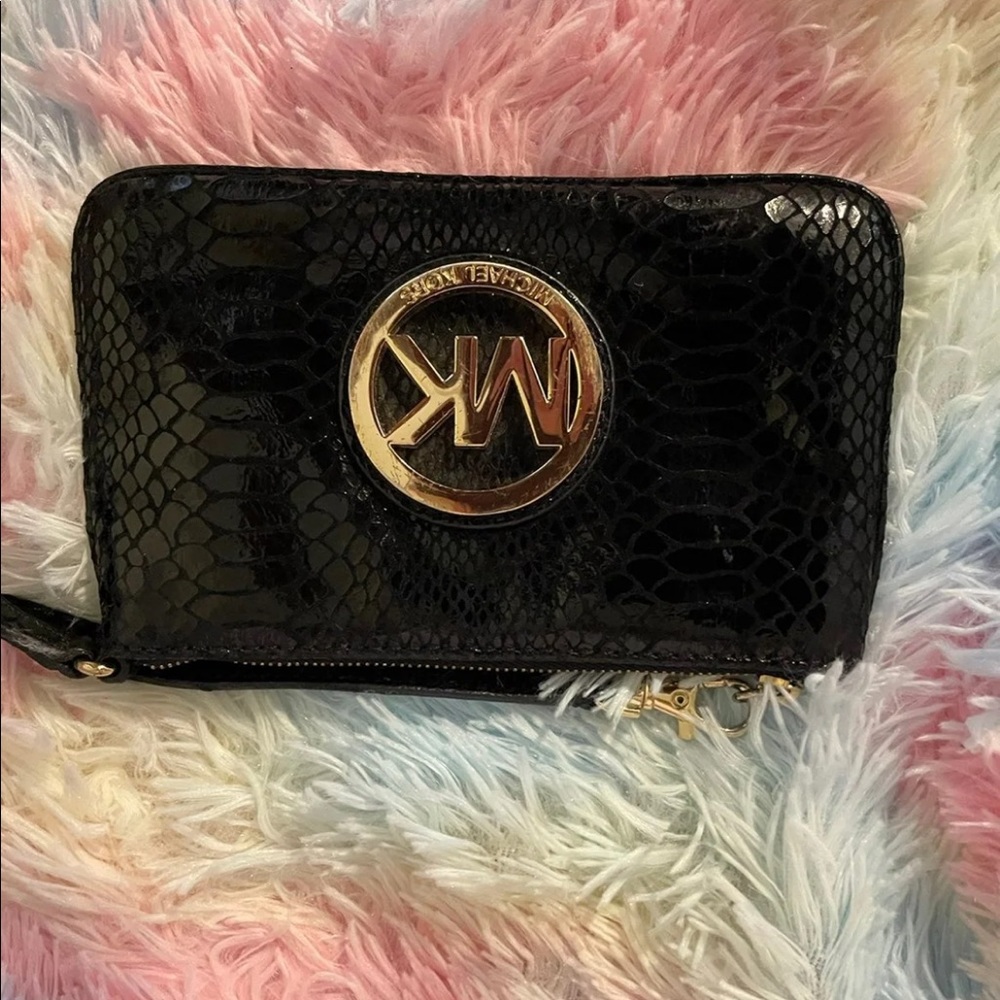 Euc MK Fulton Snakeskin Wristlet